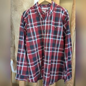 Wrangler Men's Red and Black Plaid Button Down Shirt, Size XL